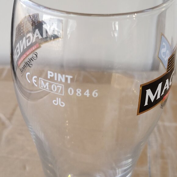 Magners Imported Irish Cider Beer Pint Glass Tall Pilsner Style GUC SEE PICS - Picture 2 of 7